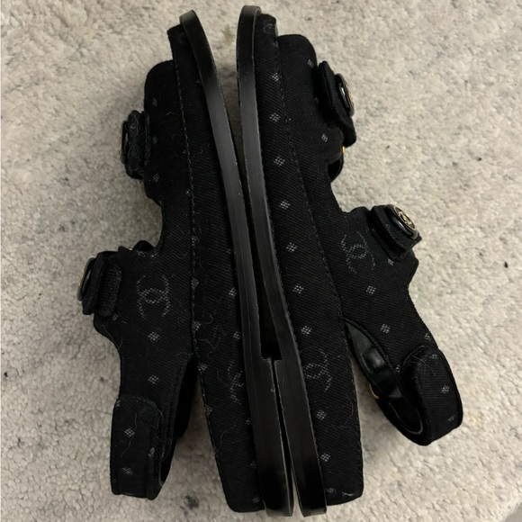 CHANEL 🖤 23P Classic Black Denim Dad Sandals - Size 38.5 *RARE* - Picture 9 of 14
